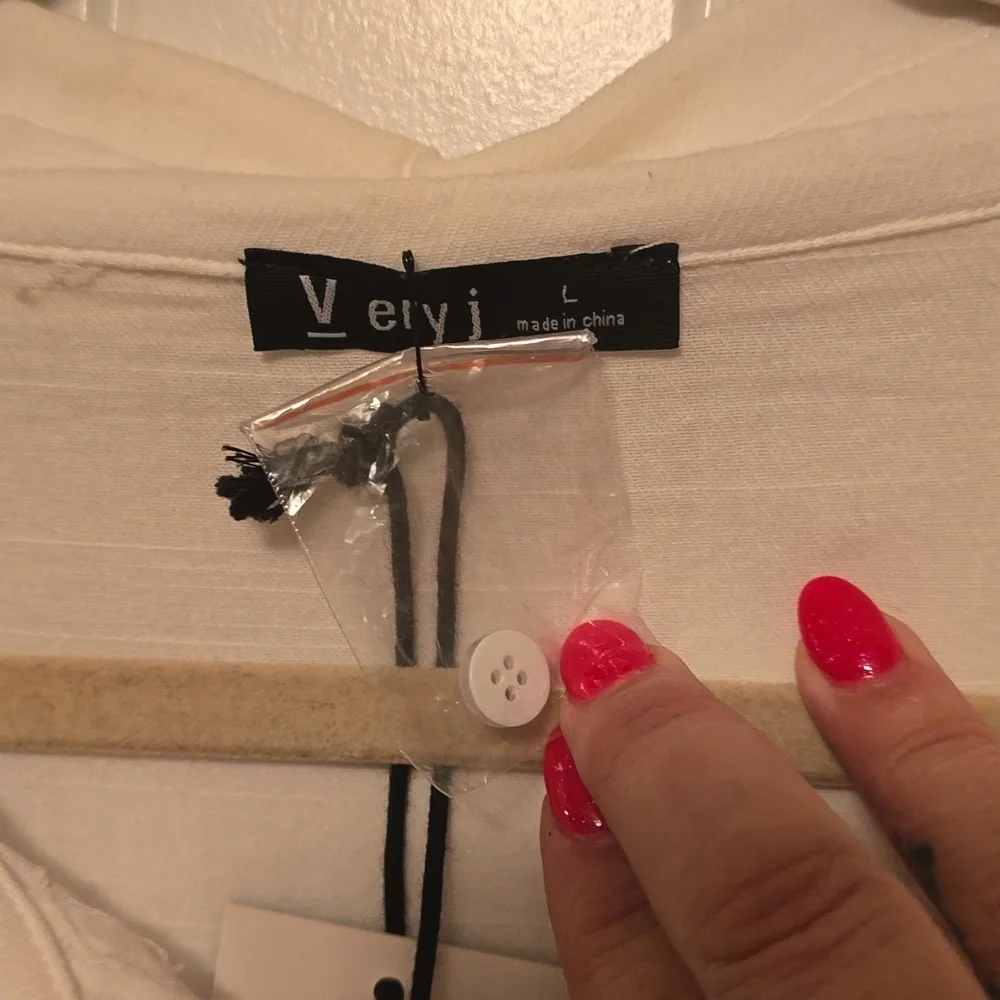 Very J linen blend button down Large - Picture 4 of 4